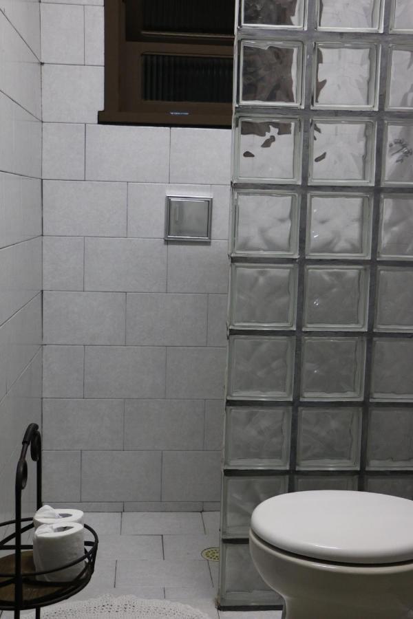 Excelente Quarto Com Cama De Casal King Em Casa Perto Do Aeroporto De Curitiba Сан-Жозе-дус-Пиньяйс Экстерьер фото